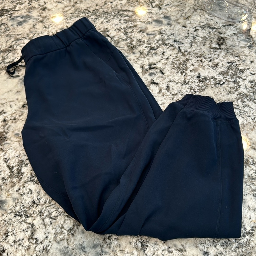 Lululemon On the Fly navy woven joggers